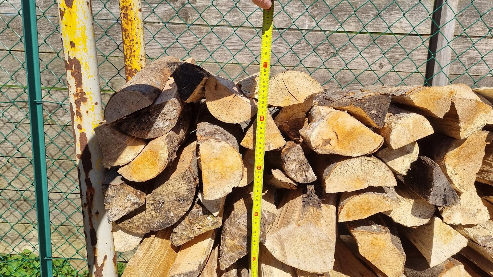 Contrôle de la hauteur du stère de bois.